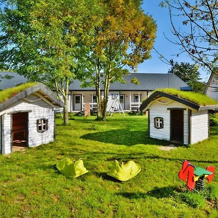 Holiday home 2-bedroom Cottages, Rusinowo *